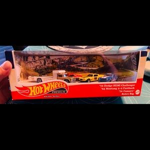 HOT WHEELS Premium Retro Rig set